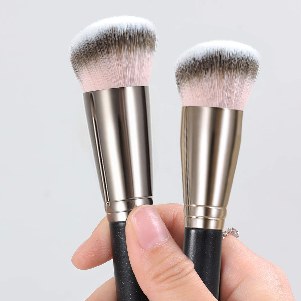 ENERGY Foundation Brush 170 ergonomic handle enables precise control during blending.