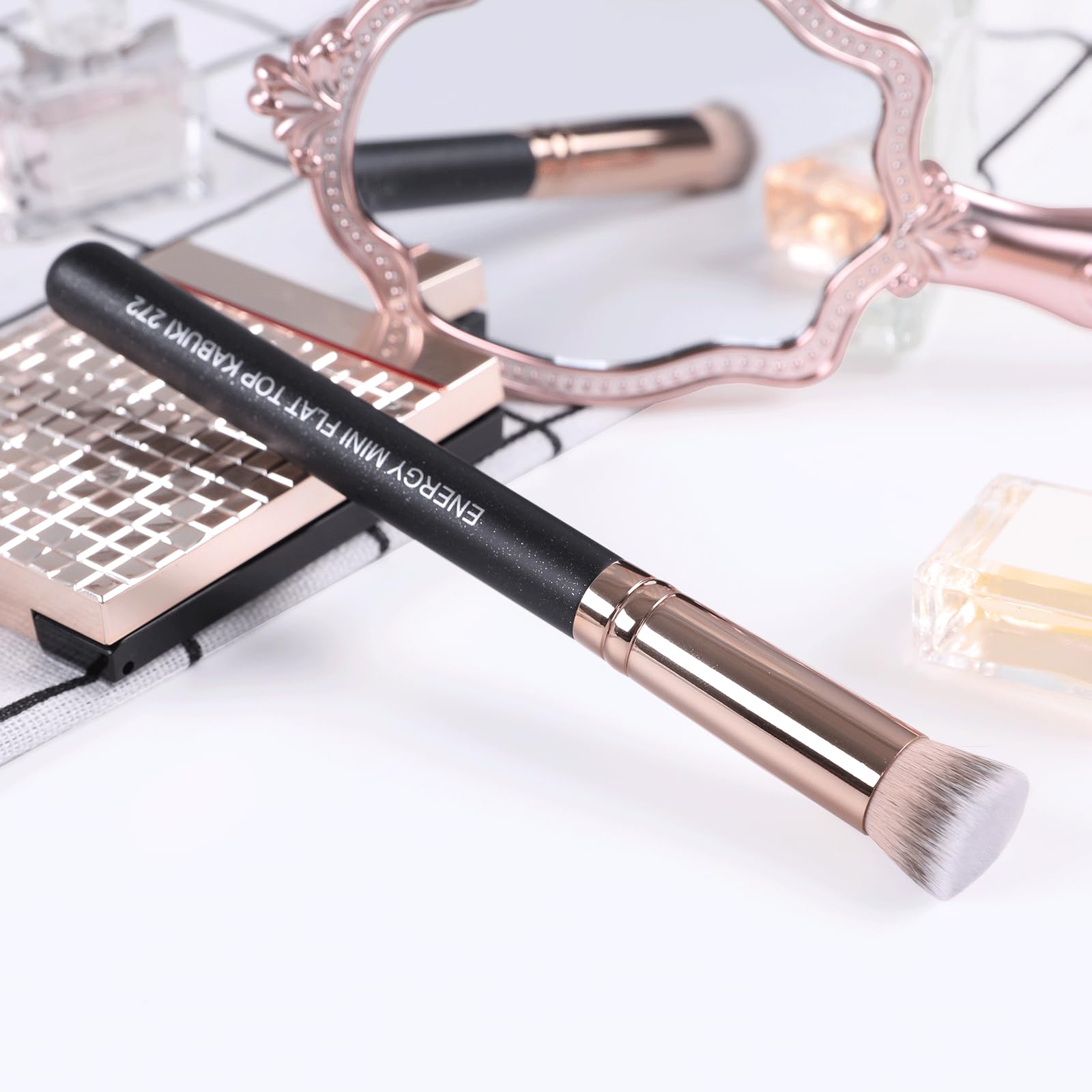 ENERGY brush buffing and blending action for seamless complexion.