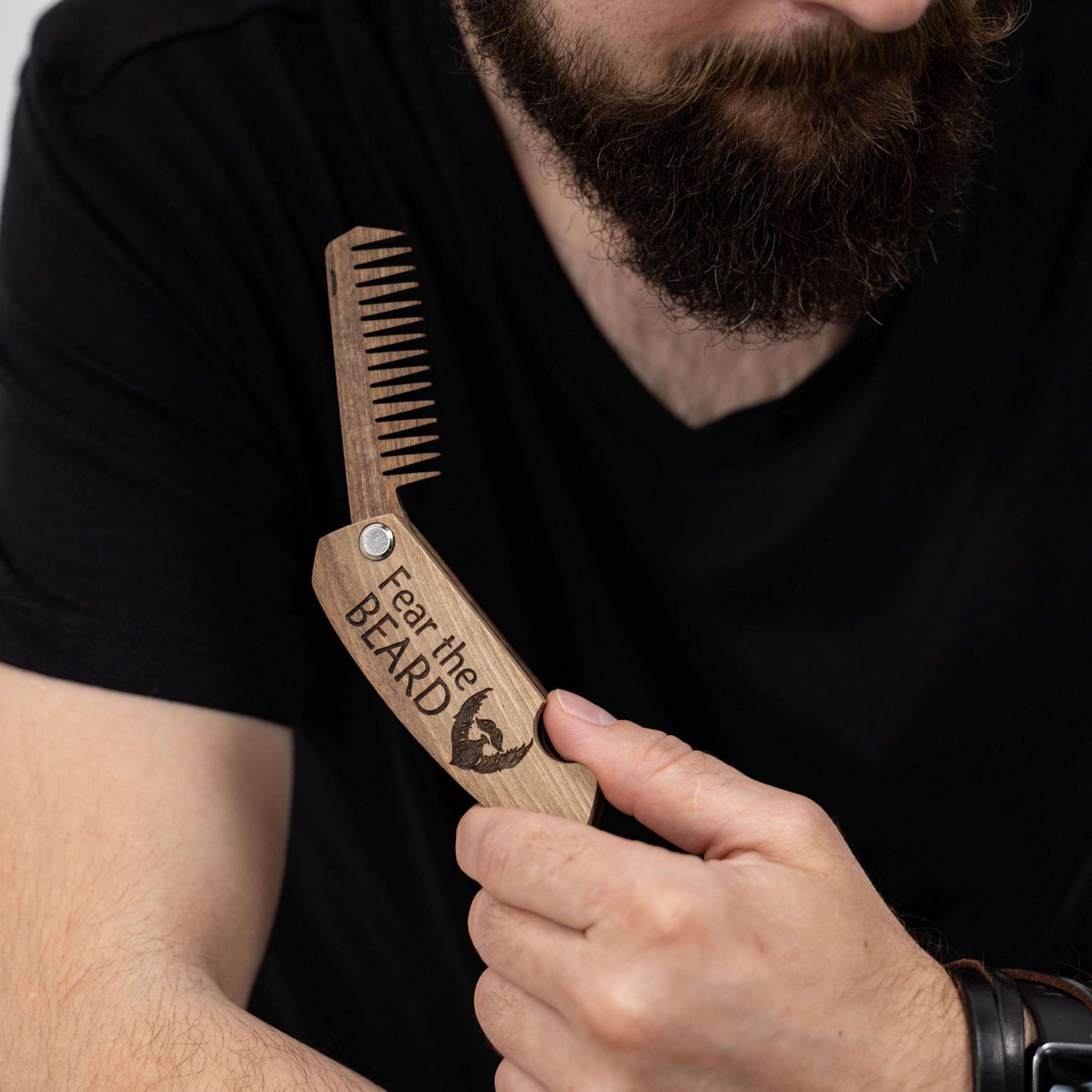 Enjoy The Wood durable walnut wood ensures smooth glide and hair-friendly use