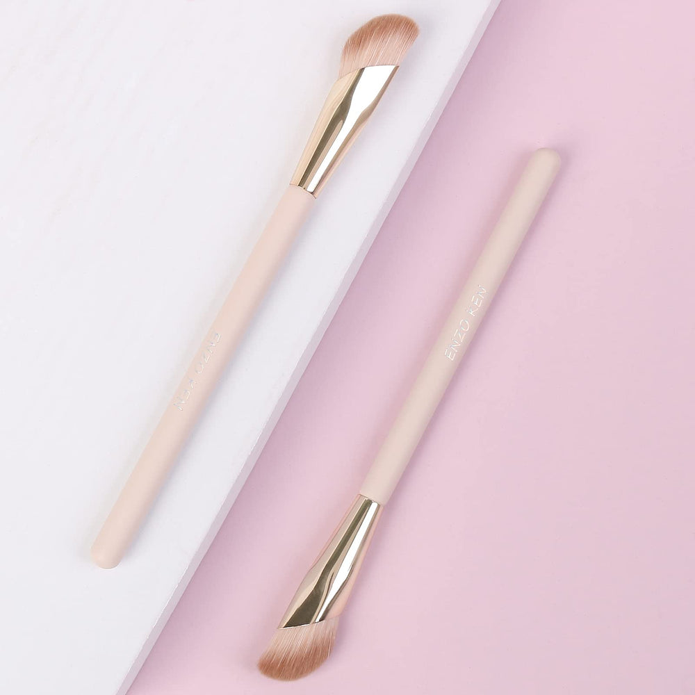 ENZO KEN liquid touch concealer brush supports precise angled application for liquid formulas.