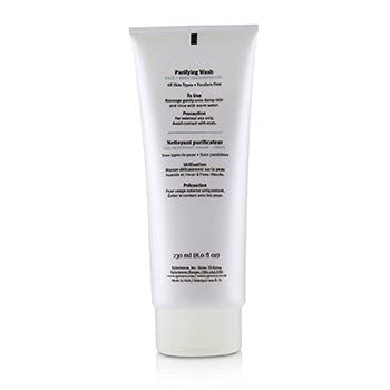 Epionce Purifying Wash body application scene promotes balanced skin and clarity.