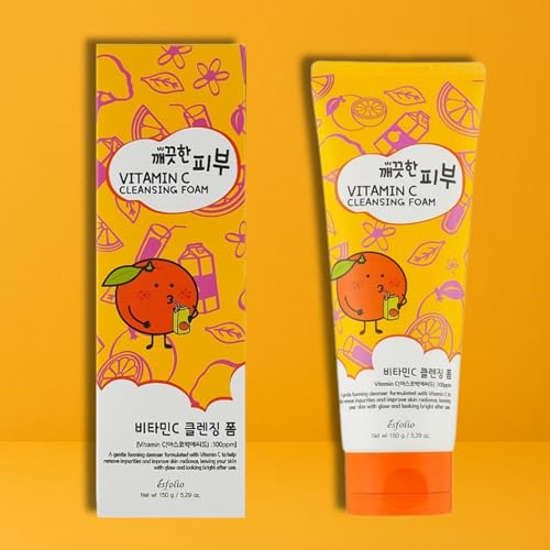 Esfolio Vitamin C Cleansing Foam rich foam close-up demonstrates a gentle, thorough cleanse.