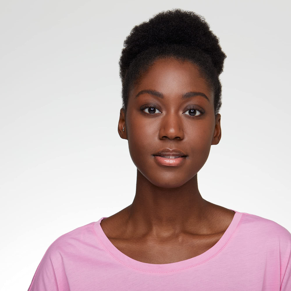 essence Extreme Shine Volume Lip Gloss recycled-cap packaging highlights sustainability.