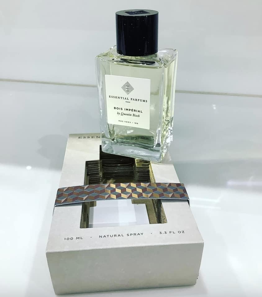 Packaging box and bottle pairing emphasizes premium craftsmanship and sleek presentation.