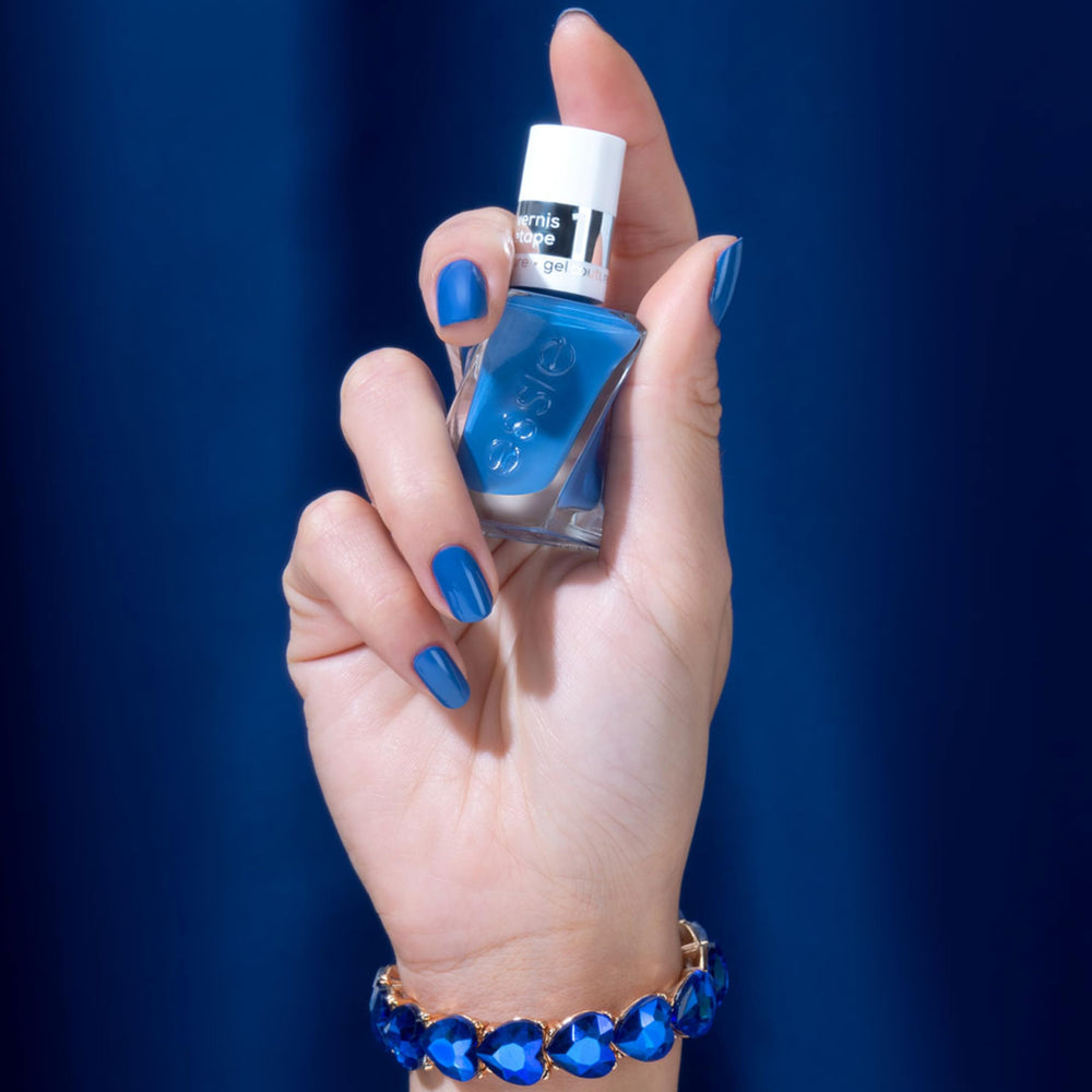 essie gel couture top coat adds gel-like gloss and protection