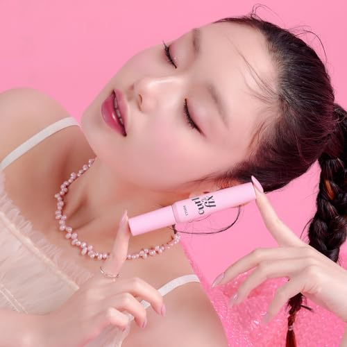 ETUDE Curl Fix Mascara after application showing lifted lashes
