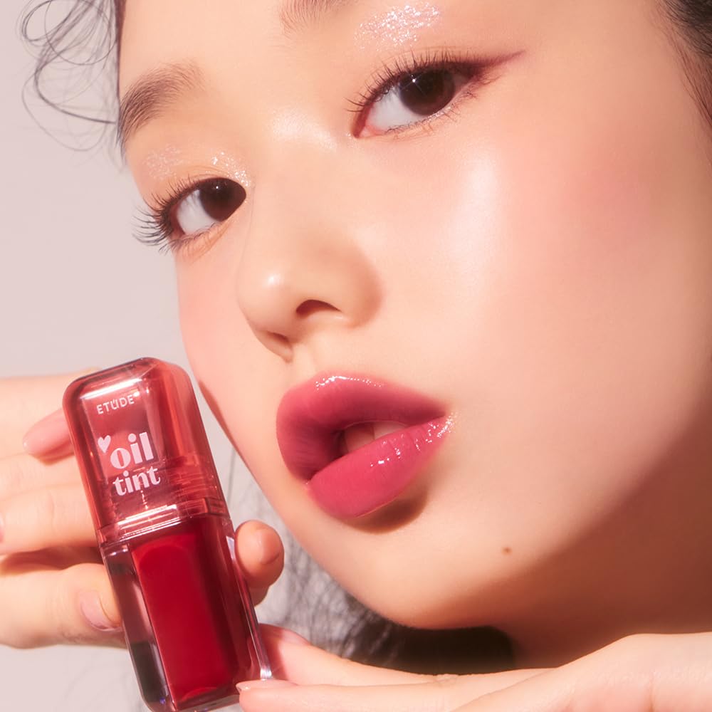 ETUDE Dear Darling Oil Tint #4 Sweet Apple in-use shot