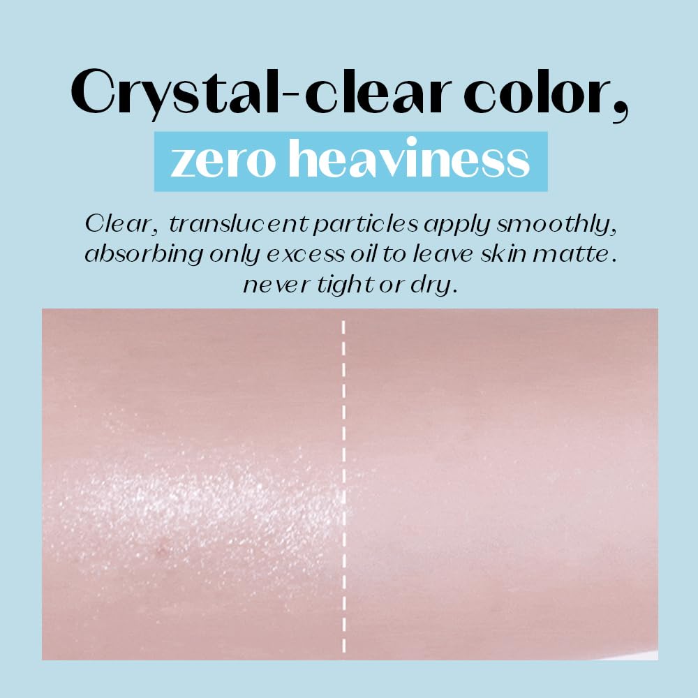 ETUDE SebumSoak Jelly Pressed Powder matte finish keeps skin velvety and refreshed.