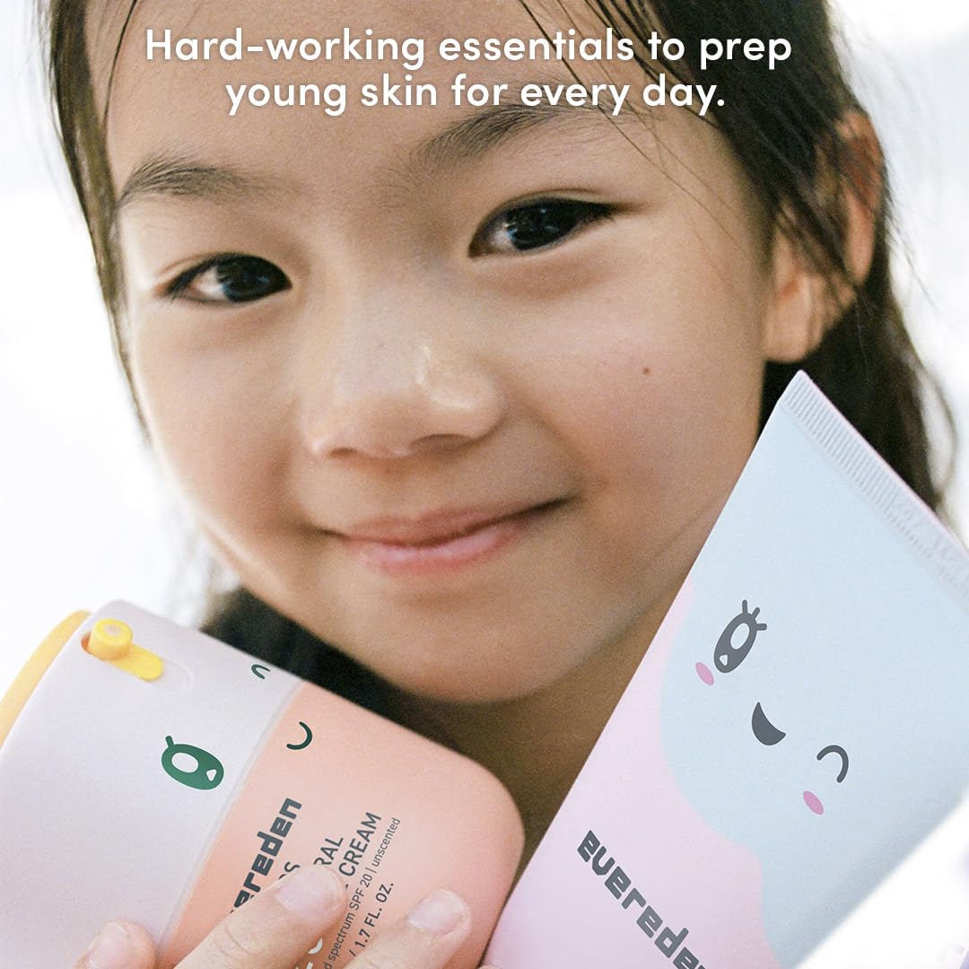 Evereden Happy Morning Duo pump and cap close-up emphasizes easy, kid-friendly application.