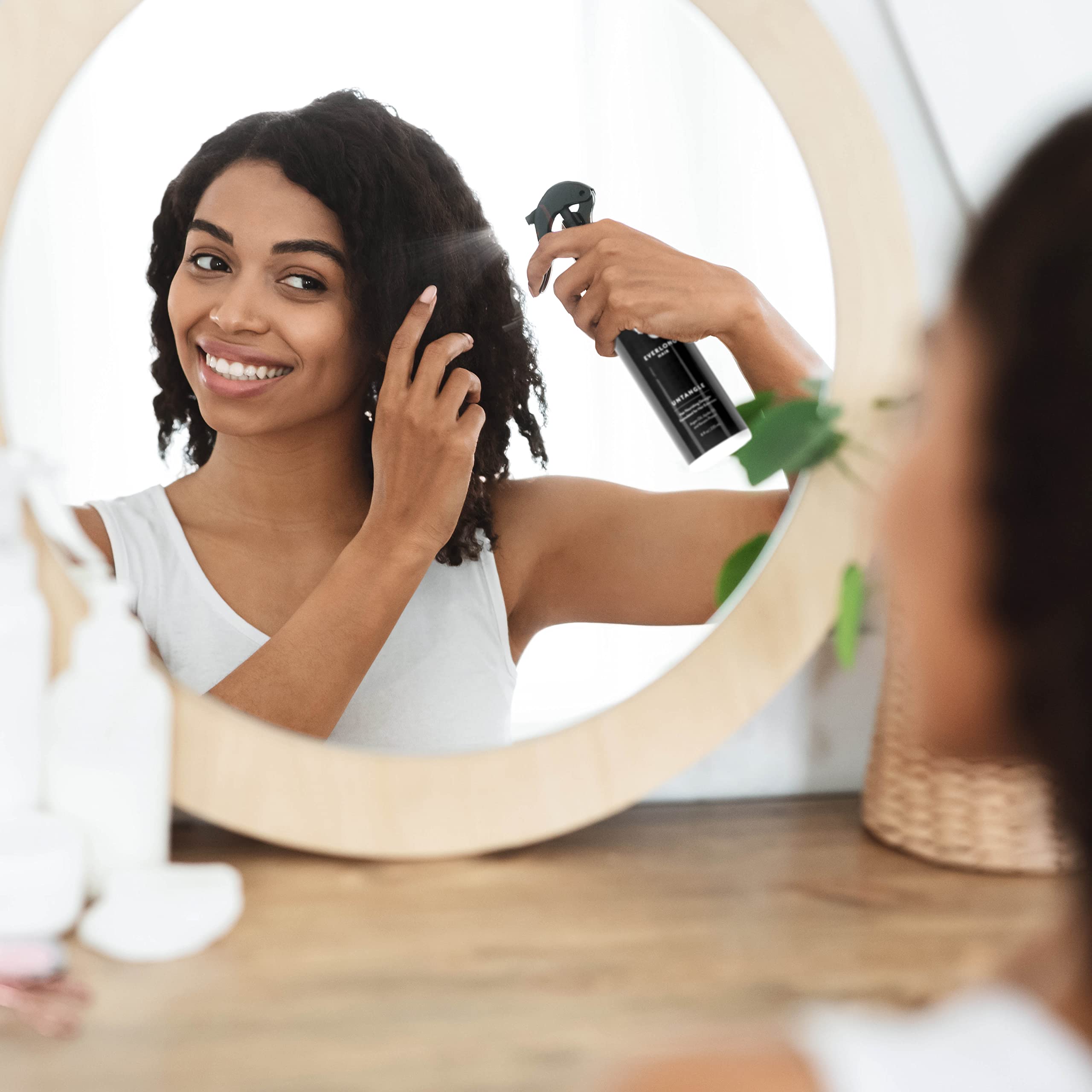 Everlong Untangle argan-oil drop close-up hints at nourishment
