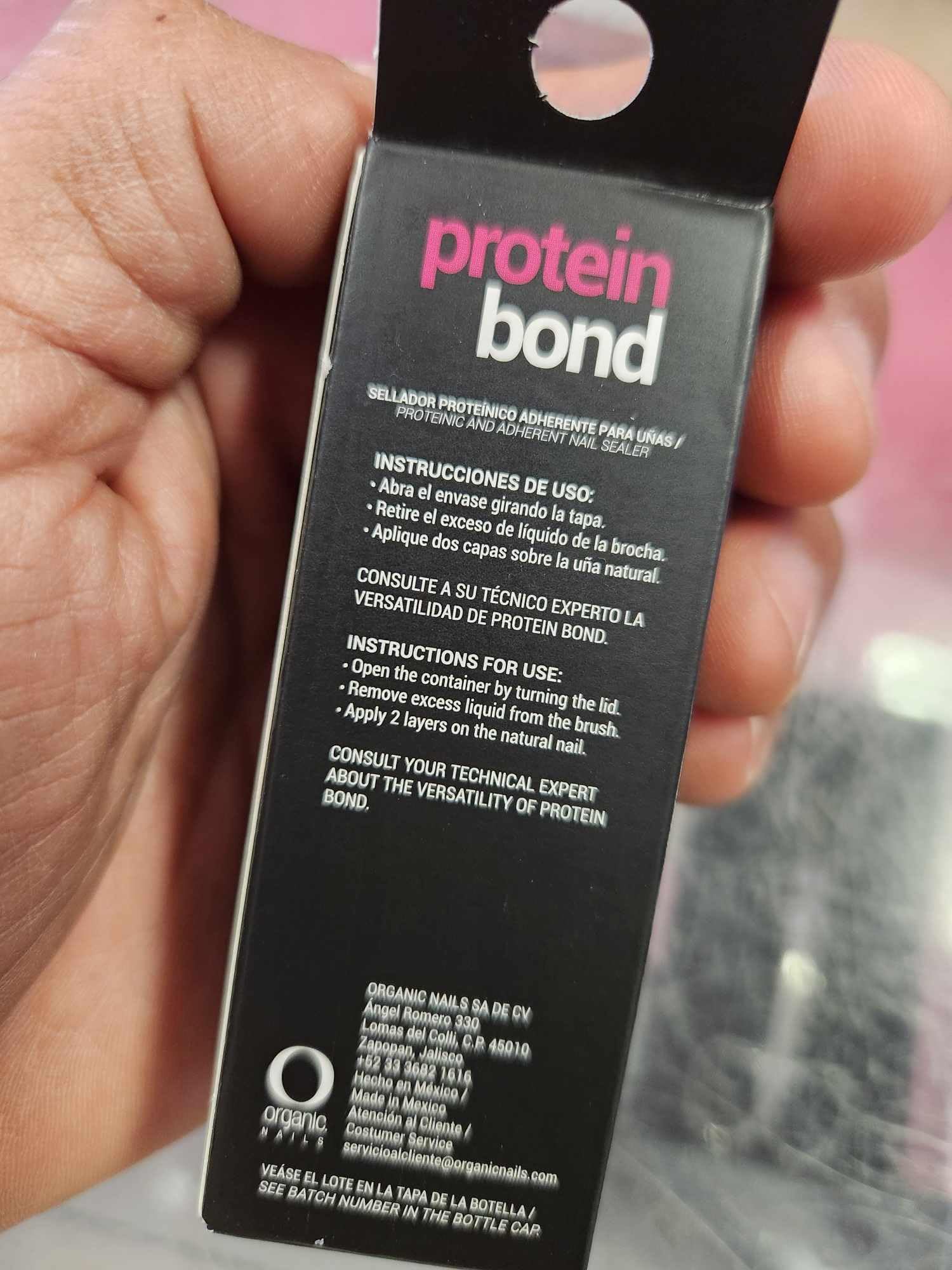 Extravaganza Nails Swatch demonstrates non-acid protein bond for strong adhesion.
