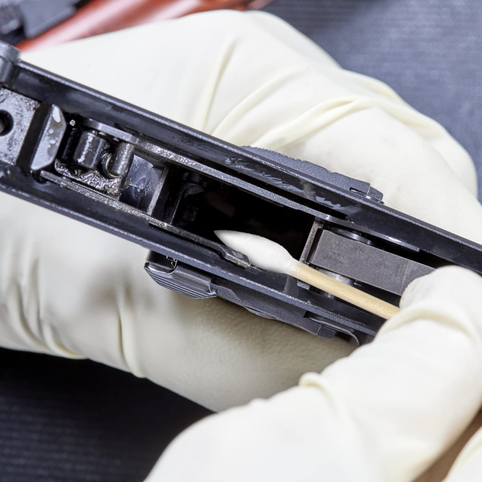 eyxformula electronics cleaning swabs suitable for lenses keyboards and delicate components.