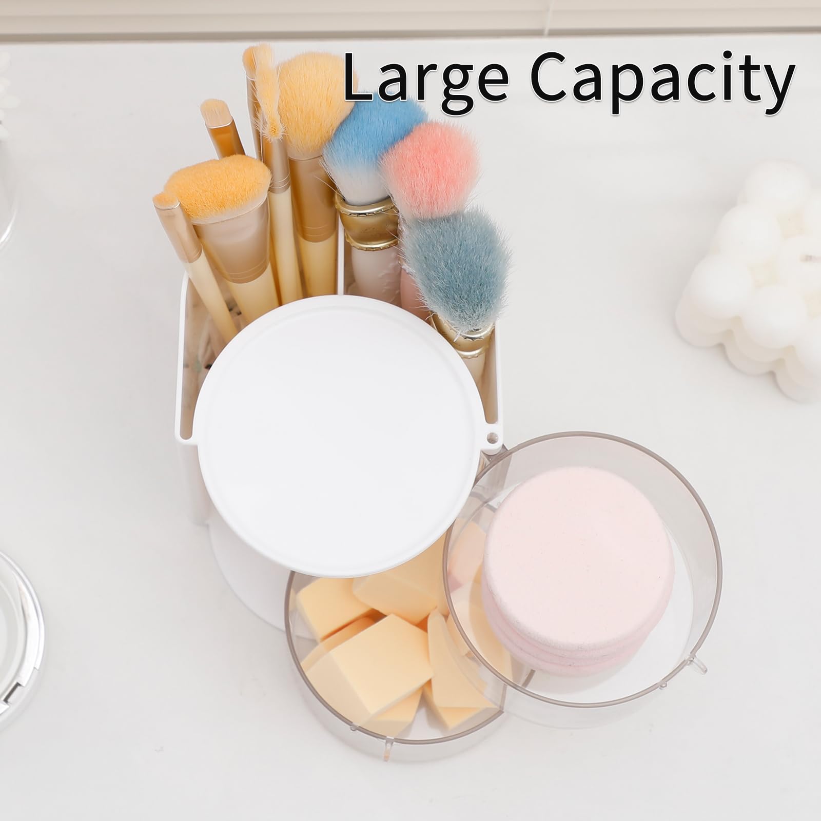 FABROK jewelry compartments hold necklaces and earrings without tangling.