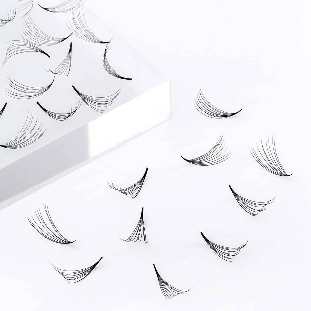 FADLASH promade loose fans thin-base closeup shows easy application and lightweight wear.