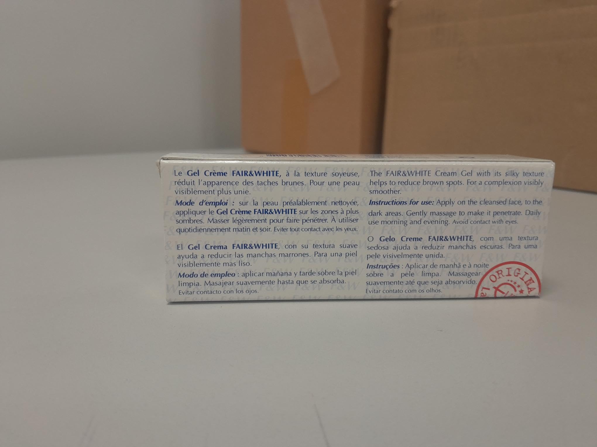 FAIR & WHITE Original gel-cream on elbows for even tone