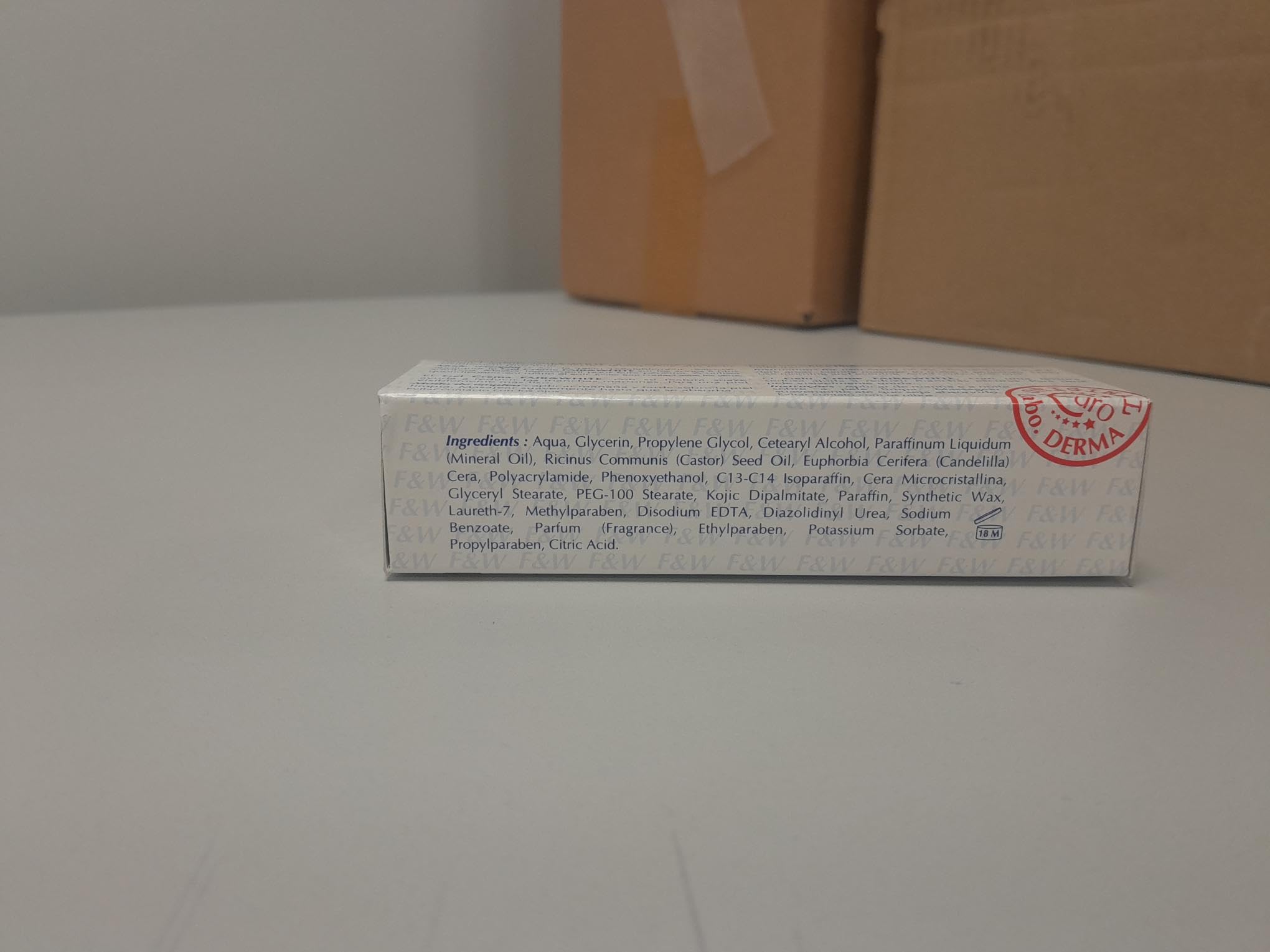 FAIR & WHITE Original gel-cream on hand shows quick absorption