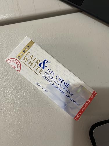 FAIR & WHITE Original gel-cream texture close-up shows lightweight formula