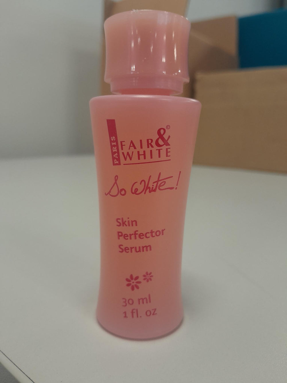 FAIR & WHITE So White serum fragrance drops signaling a pleasant scent during use