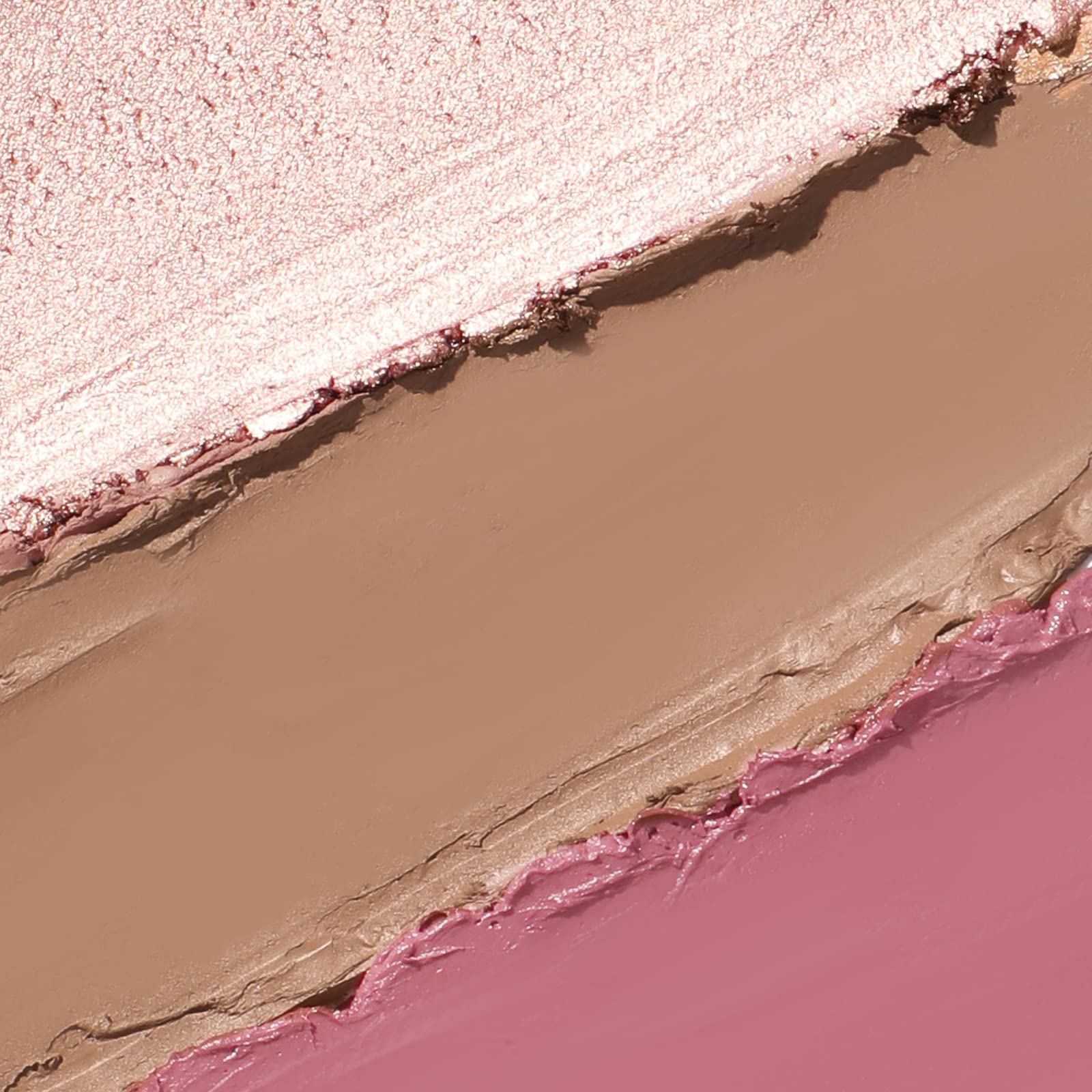Falocutus gift-ready makeup kit for makeup lovers.