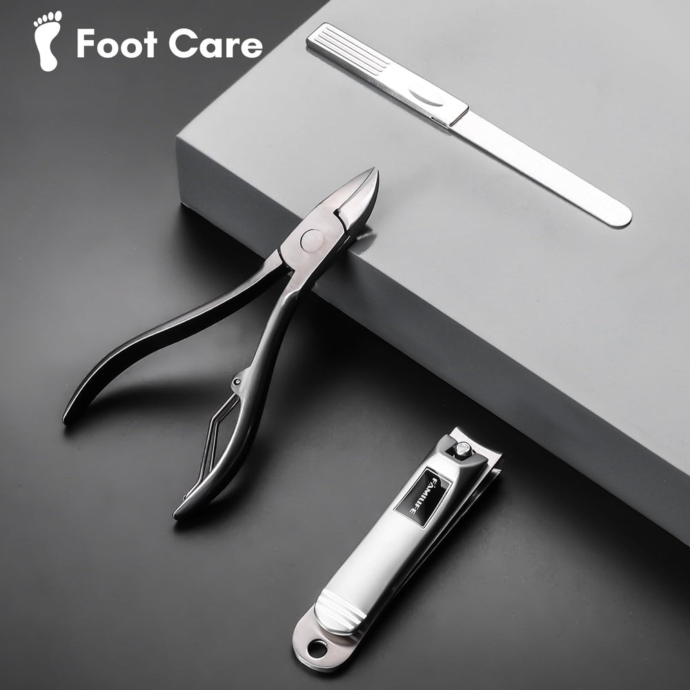 FAMILIFE beauty scissors for precise nail and edge trimming.