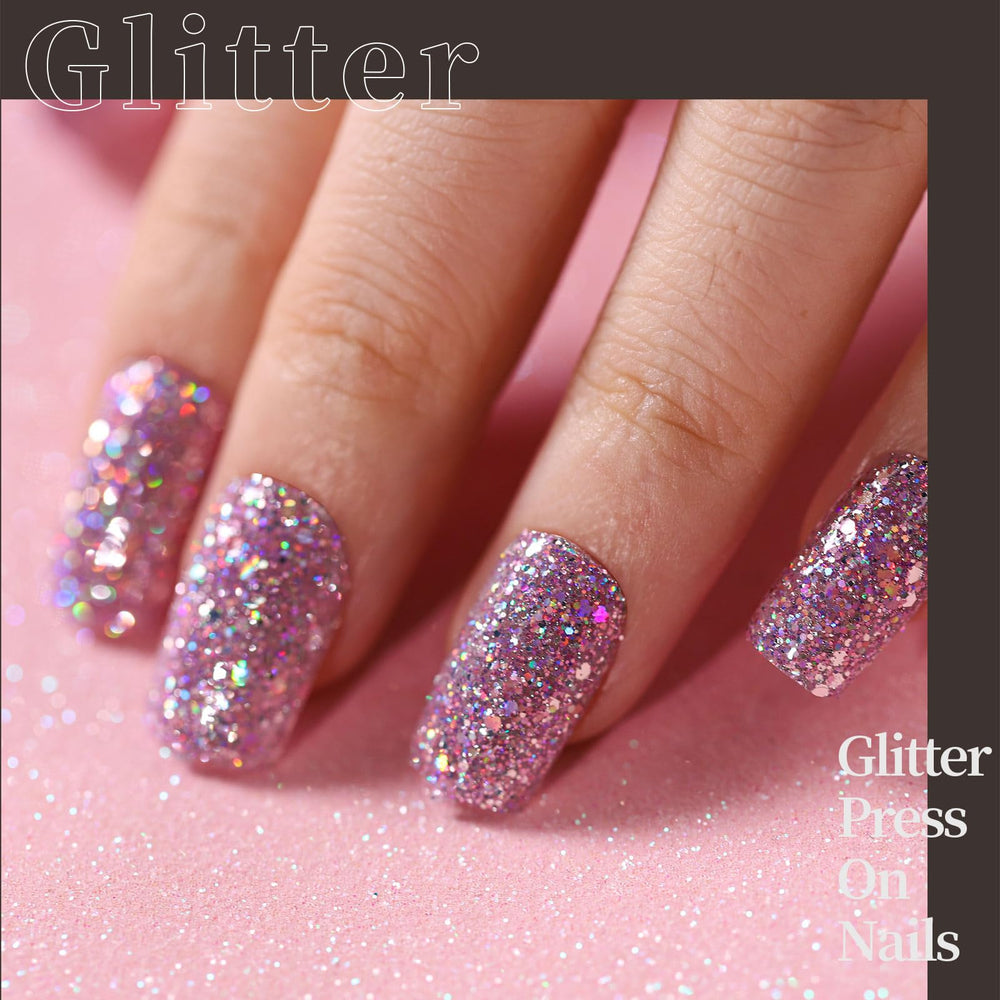 Fandamei French-tip nails create timeless manicure looks for any occasion.