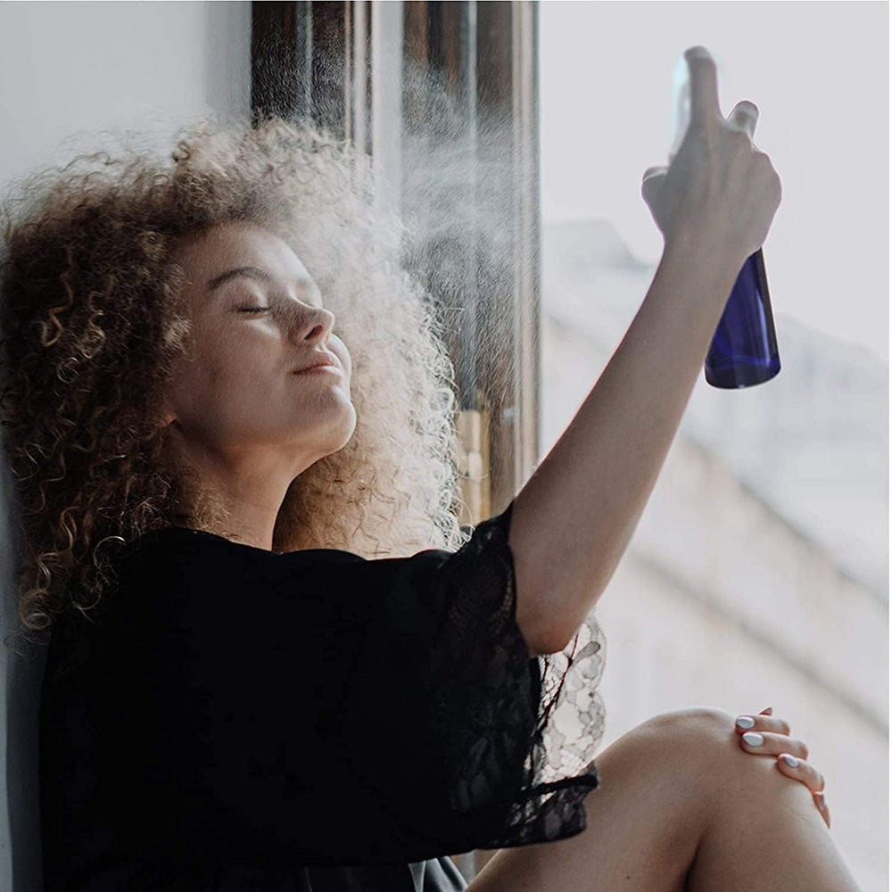 FANSTINOW two-pack ergonomic spray bottles ideal for hair or plant misting.