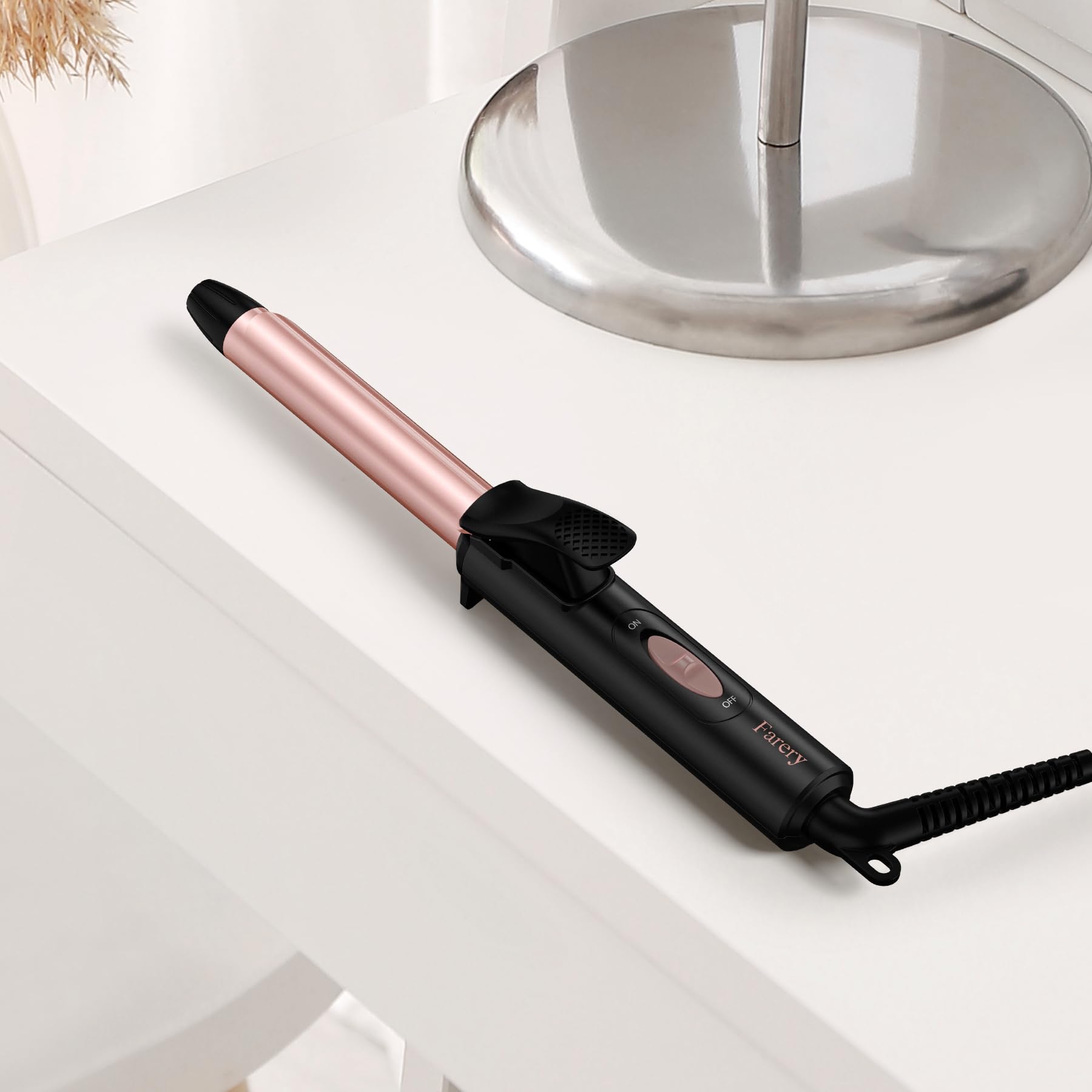 FARERY close up on short hair curling with 1/2 inch barrel