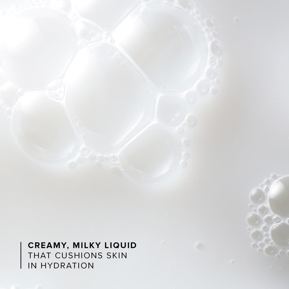 Farmacy Honey Milk Toner application pour scene for smooth skin prep