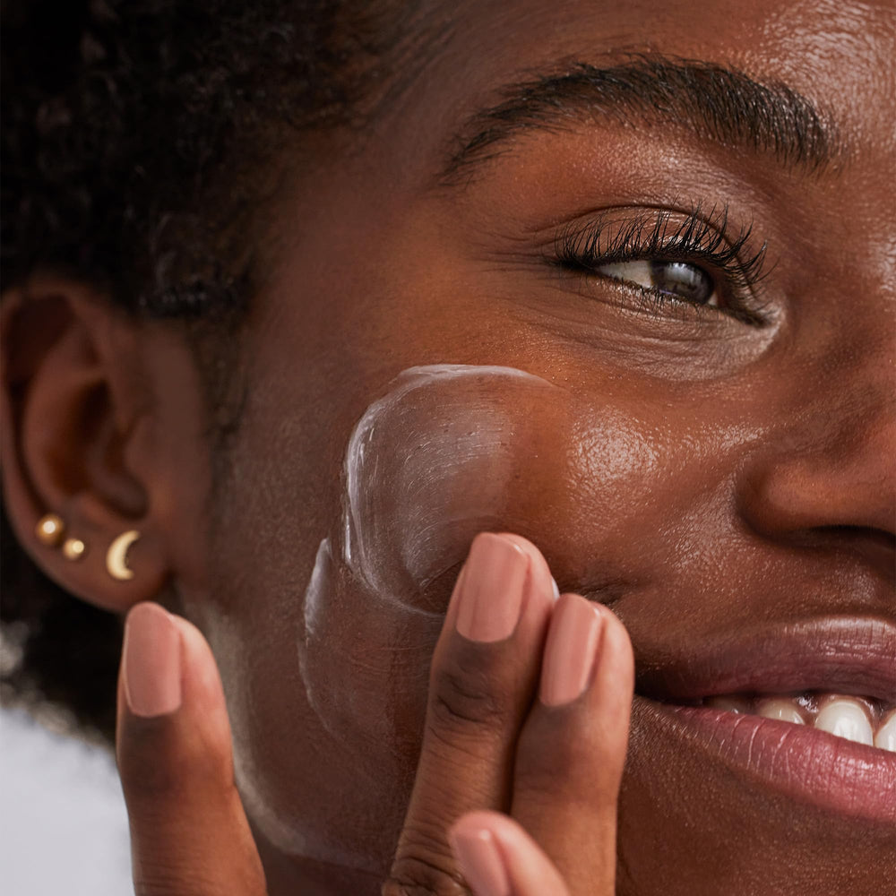 Farmacy Niacinamide Overnight Mask demonstrates barrier hydration for refreshed, moisturized skin.