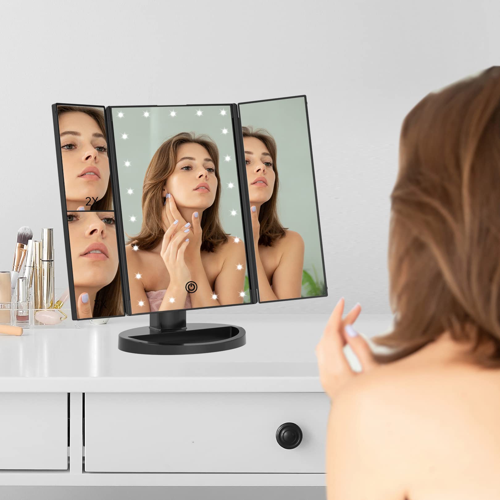 FASCINATE makeup mirror dimmable LED light minimizes glare during routine