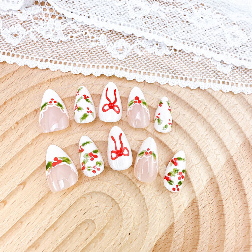 FDSQHSA white French tip nails for elegant everyday wear.