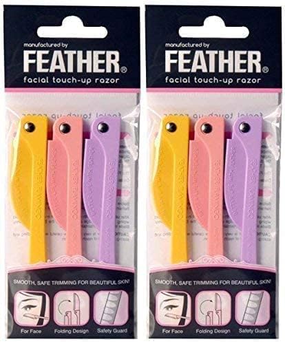 Feather Flamingos Facial Touch-up Razor pack close-up highlighting safety cover and precision trimming