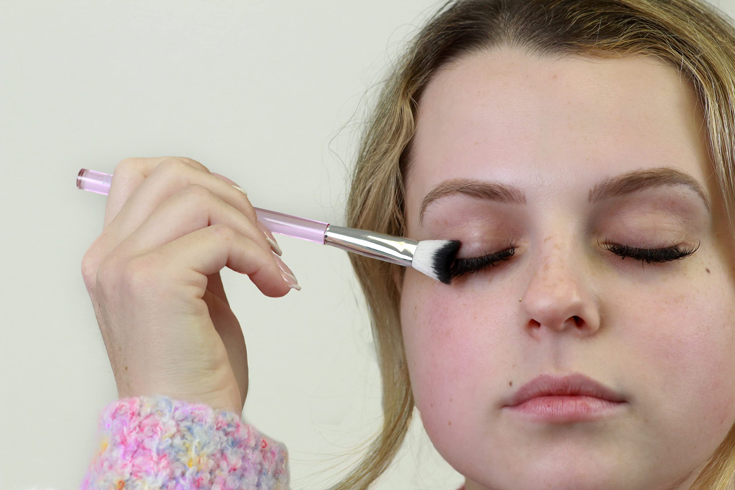 Feels Lash brocha profesional para extensiones y limpieza diaria.