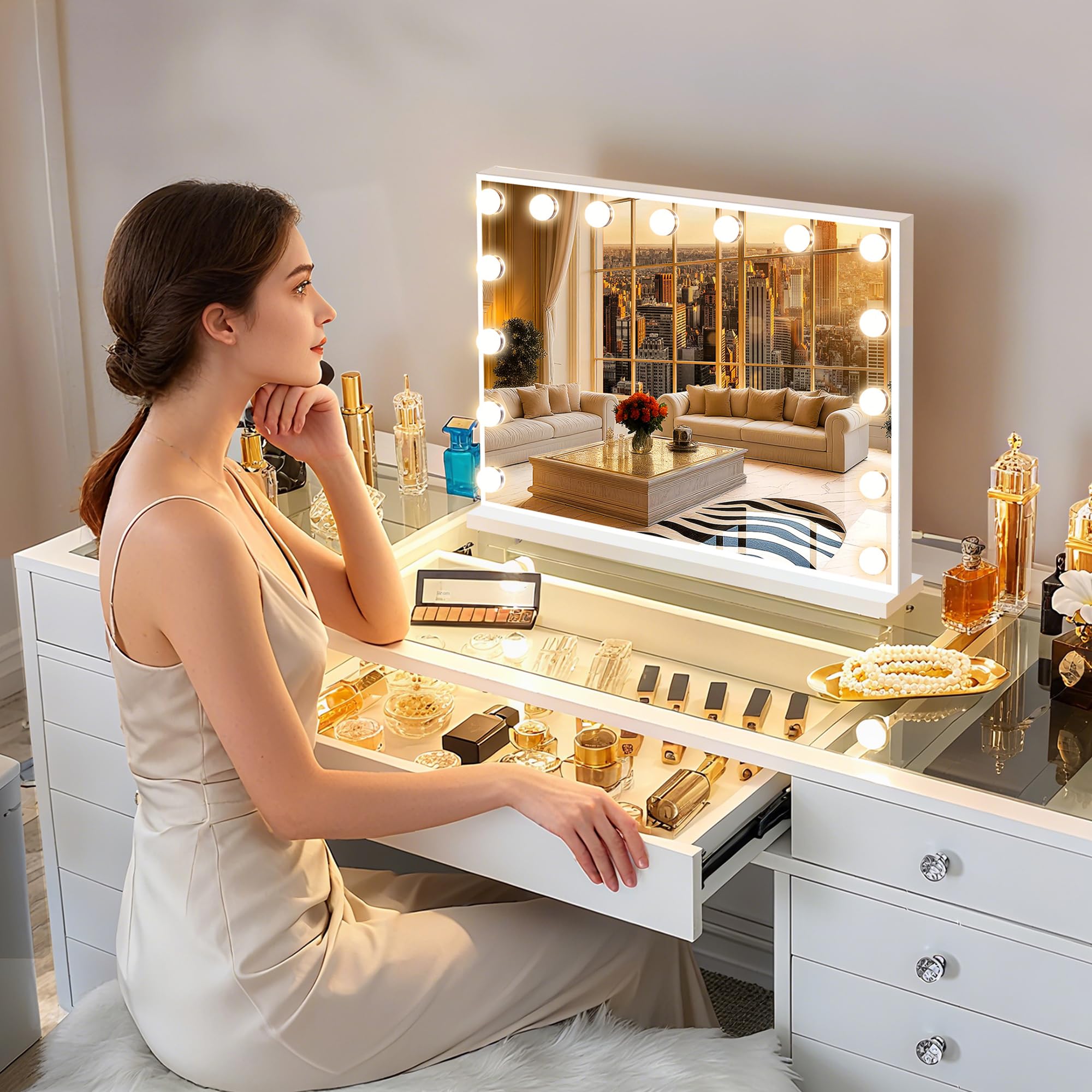 FENCHILIN vanity mirror Bluetooth speaker lets you listen while applying makeup