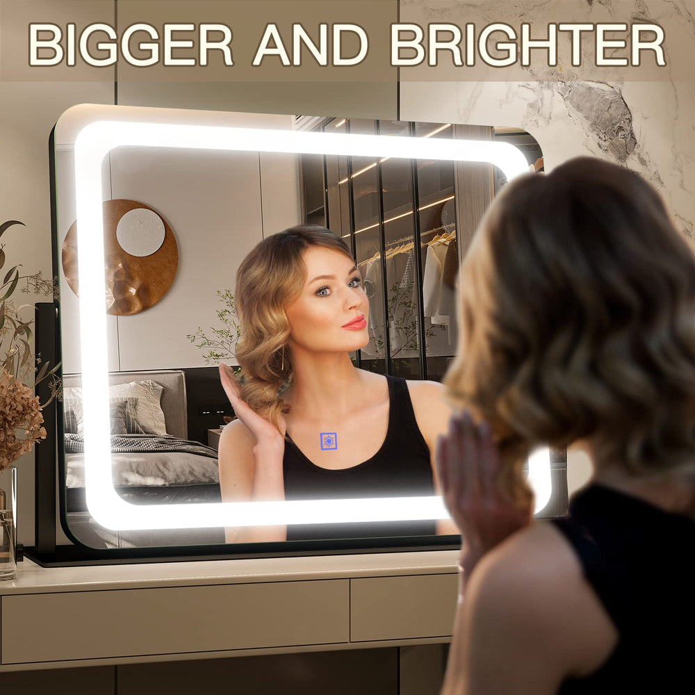 FENNIO mirror with three color lighting modes for different tasks