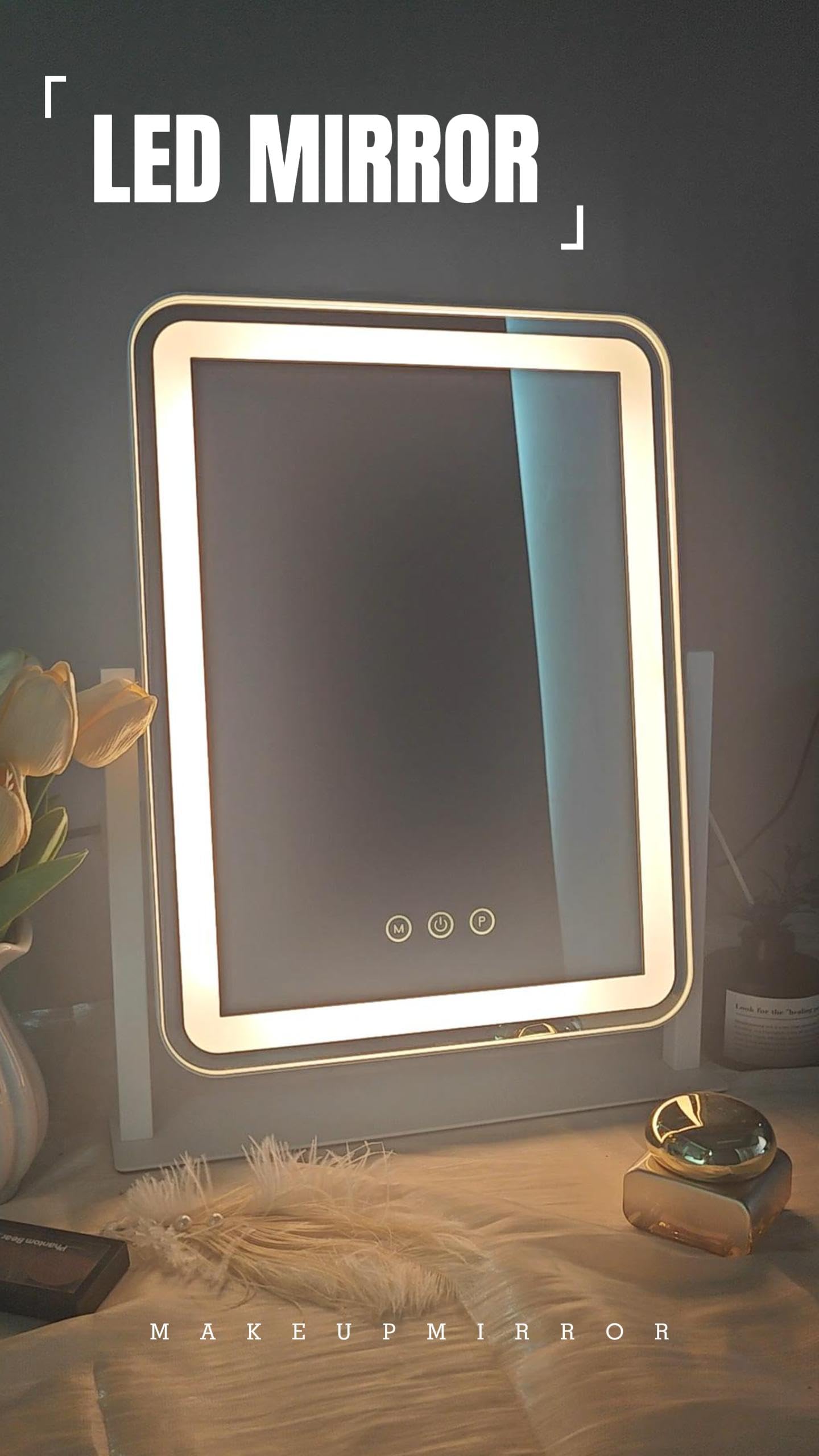 FENNIO vanity mirror ideal as a gift for celebrations.