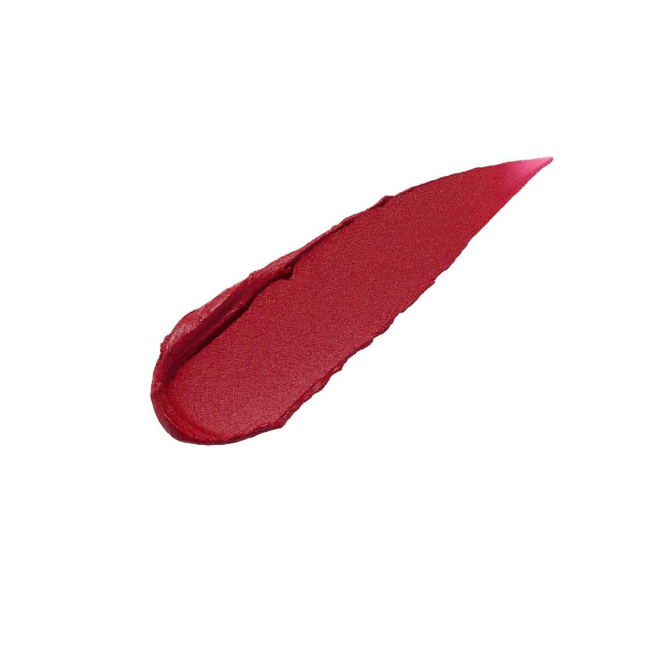 Fenty Icon Velvet Lipstick doe-foot applicator enables precise application on lips.