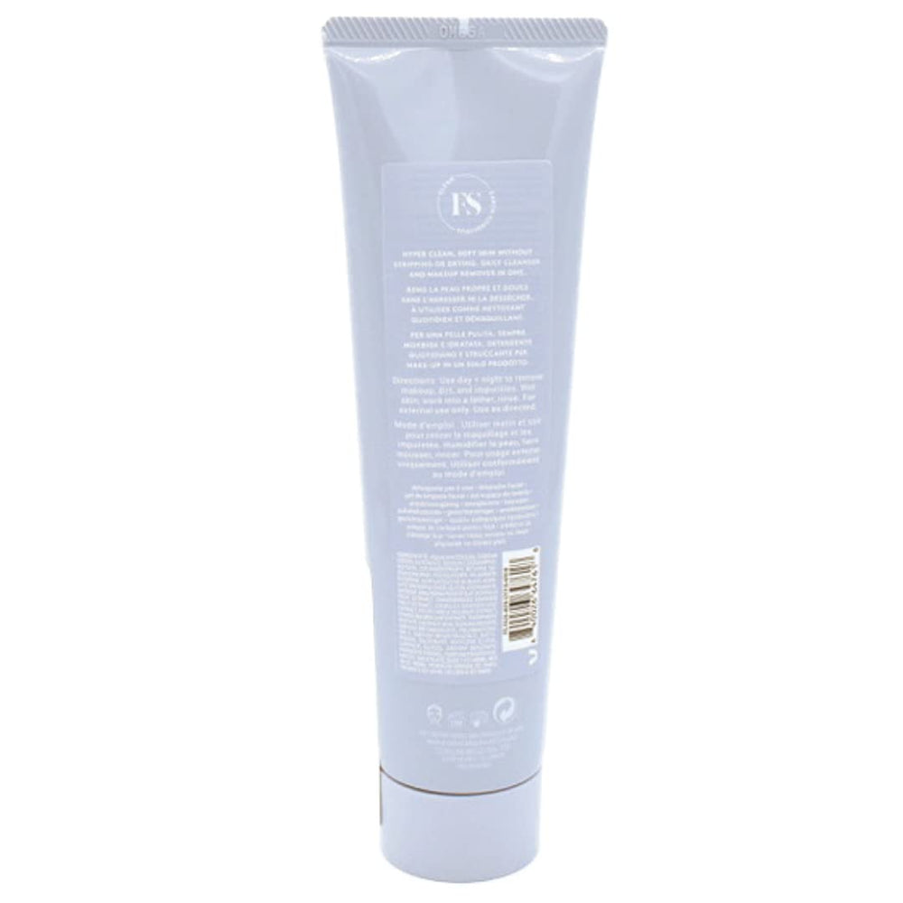 Fenty Skin Total Clean'r application promotes comfortable skin during rituals.