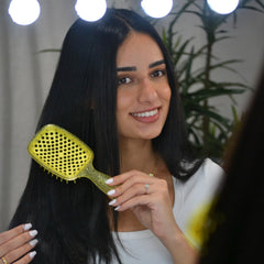 FHI Heat UNbrush backless cushion design speeds drying and simplifies styling.
