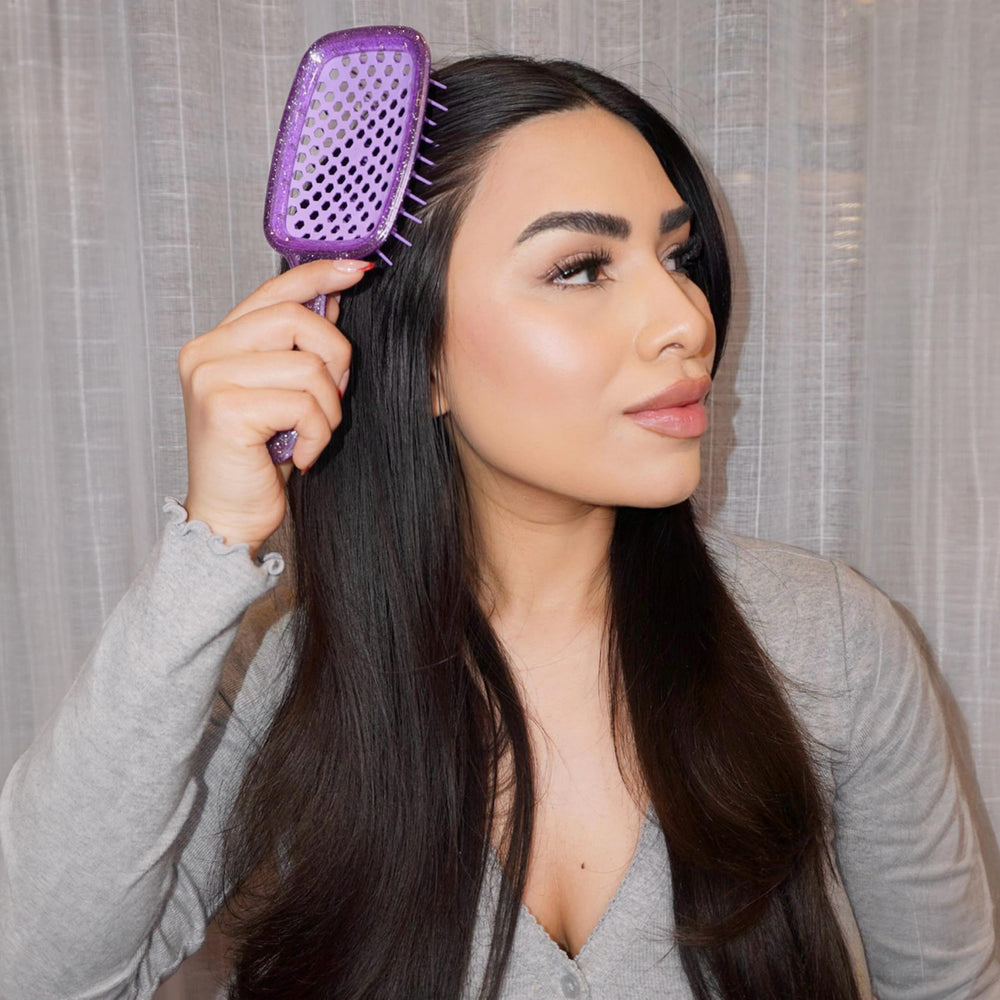 FHI Heat UNbrush lightweight handle close-up — effortless control with low fatigue