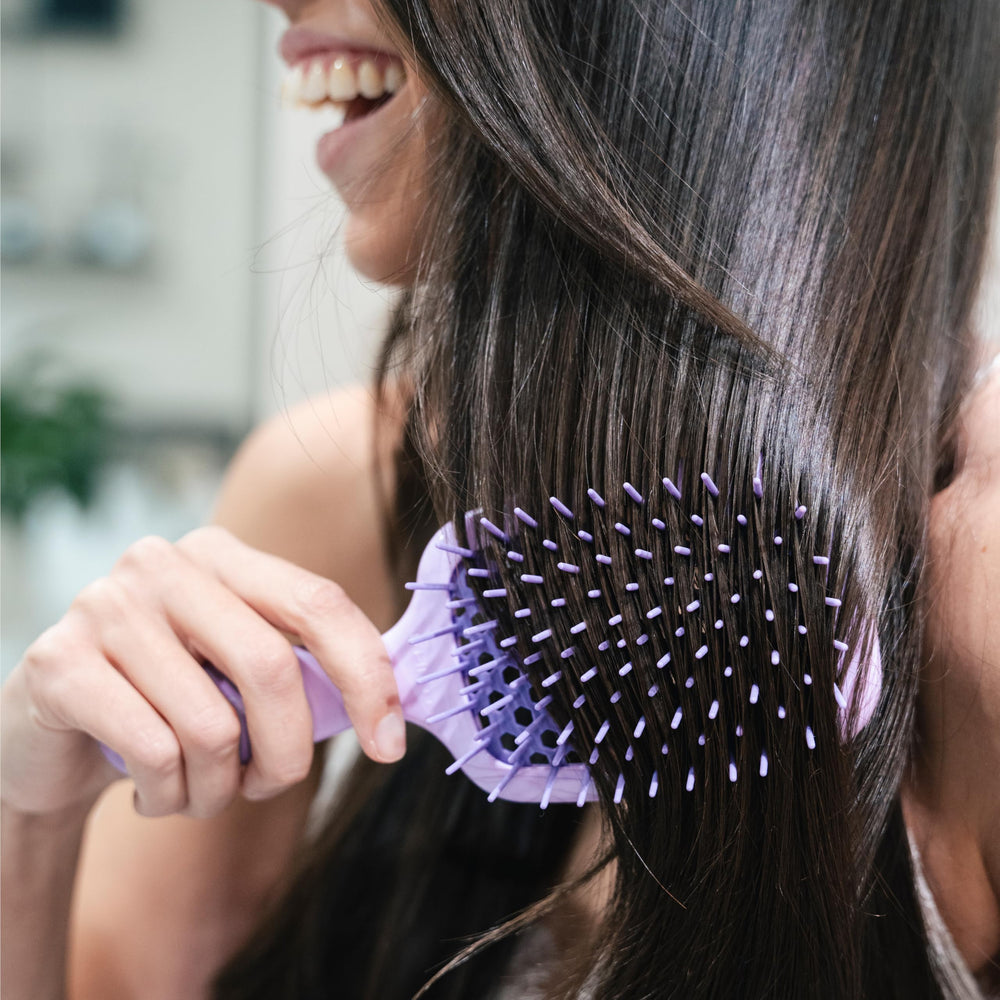 FHI Heat UNbrush Original bristles close-up emphasizing snag-free detangling