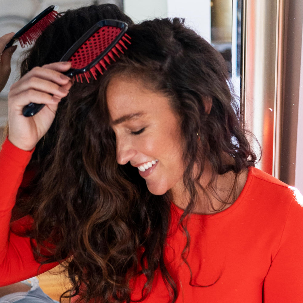 FHI Heat UNbrush red color adds a stylish, visible detangling tool.