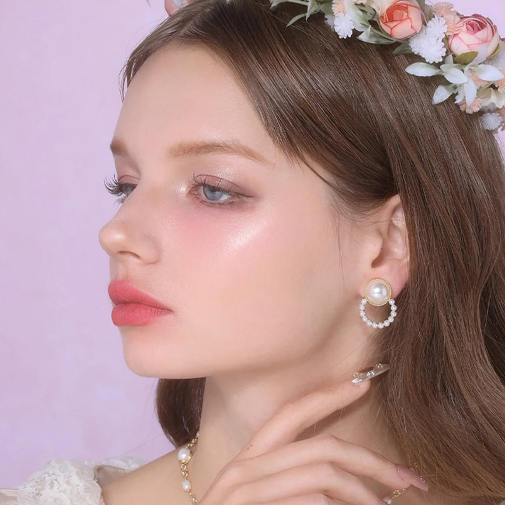 Flower Knows Little Angel highlighter swirled finish builds glow from subtle to luminous.