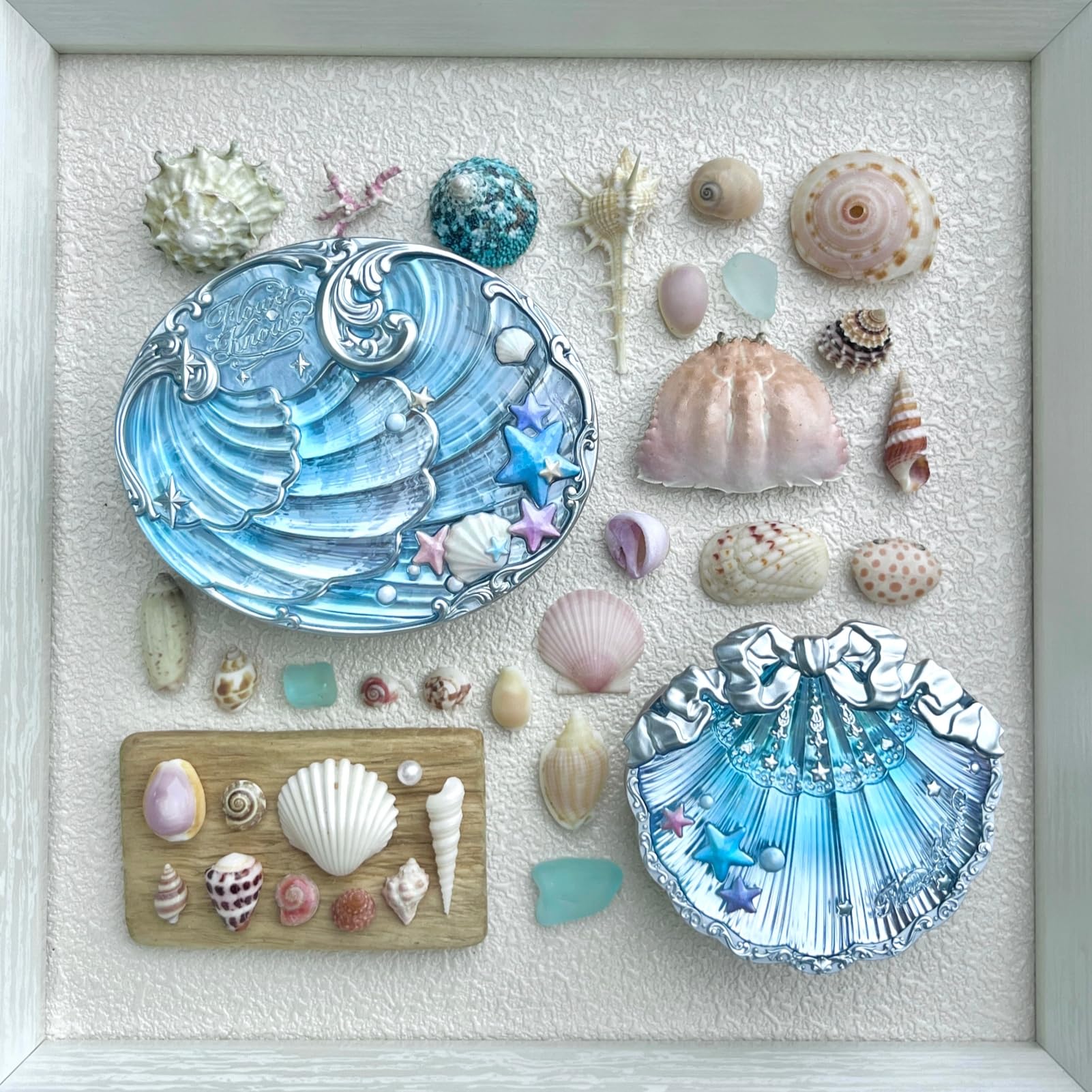 Flower Knows Shell's Jewel compact makes a stylish vanity piece.