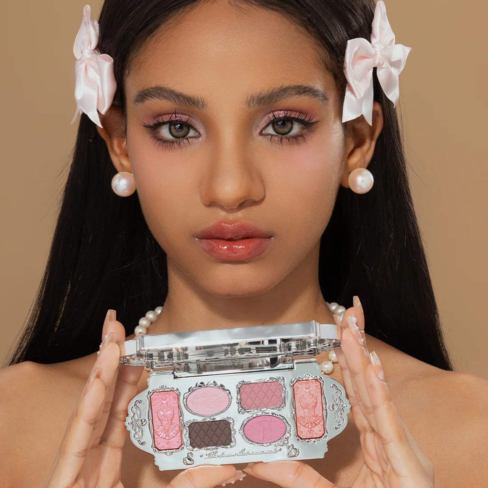 Flower Knows Swan Ballet two shimmer shades for luminous highlight.