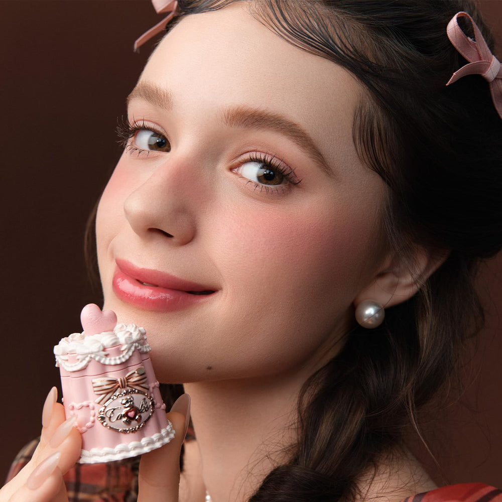 Dessert-inspired packaging detail highlights premium, gift-ready lip jelly design.