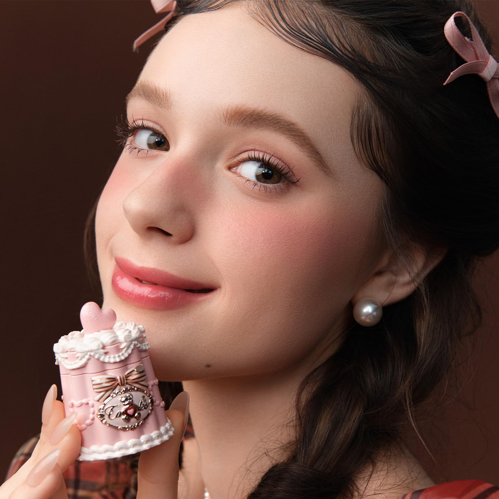 Dessert-inspired packaging detail highlights premium, gift-ready lip jelly design.
