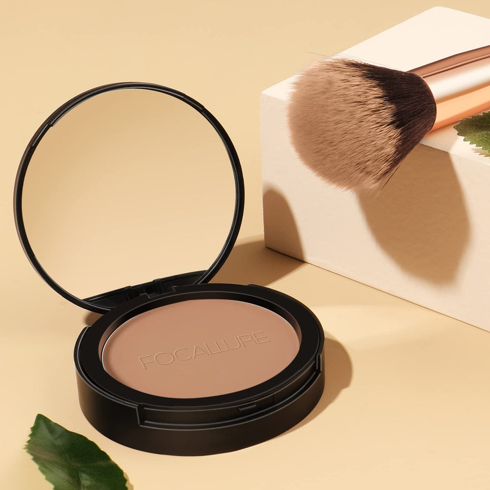FOCALLURE travel-friendly compact is ideal for on-the-go touch-ups.