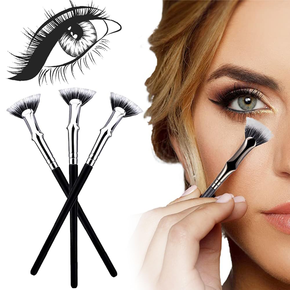 folding-angle-scalloped-lash-brush close-up with dense bristles for smooth mascara application
