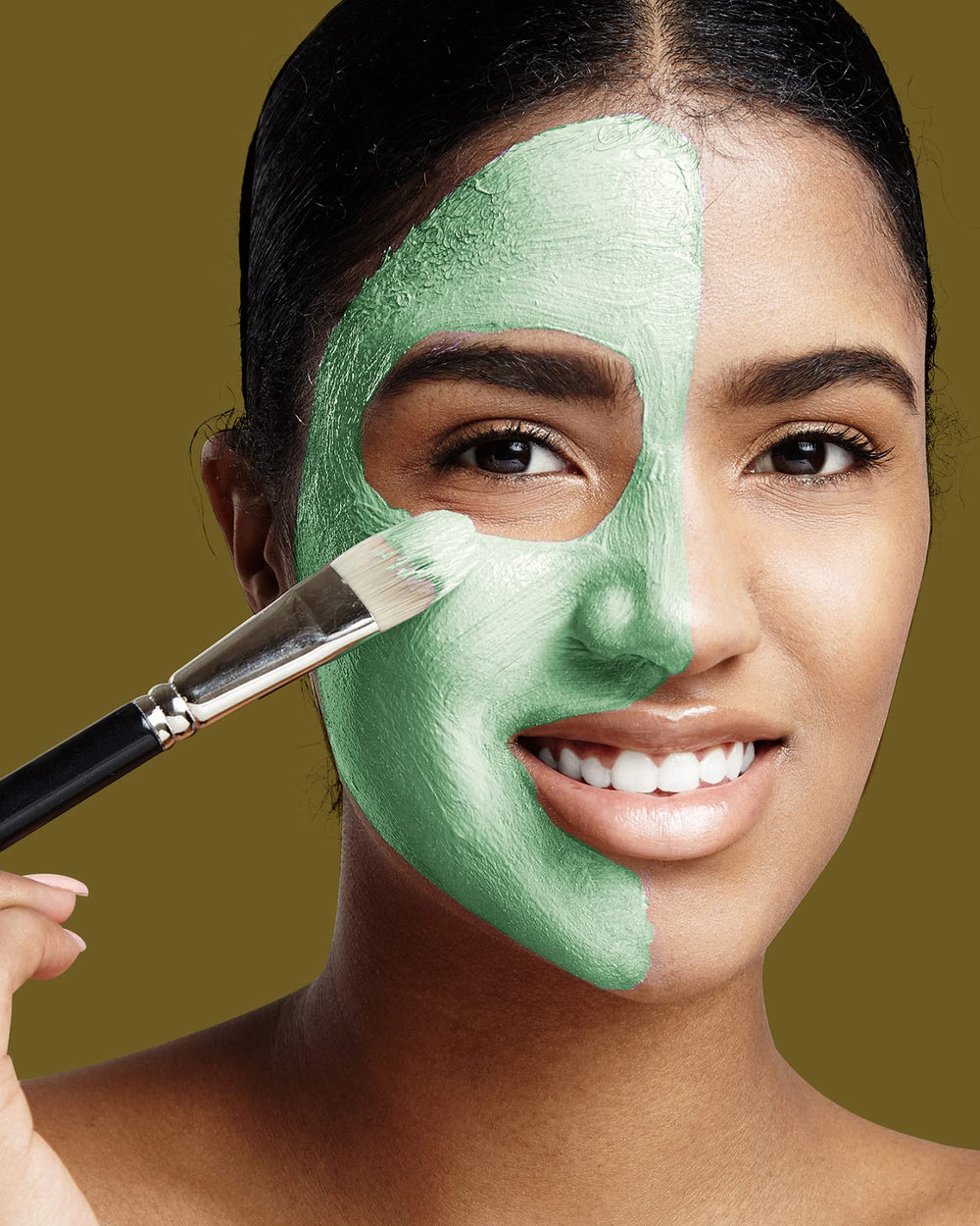 Freeman avocado oatmeal mask ingredients list highlights avocado and oats for nourishment.